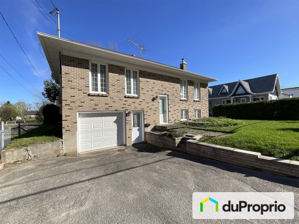 10158, avenue Royale, Ste-Anne-de-Beaupré à vendre