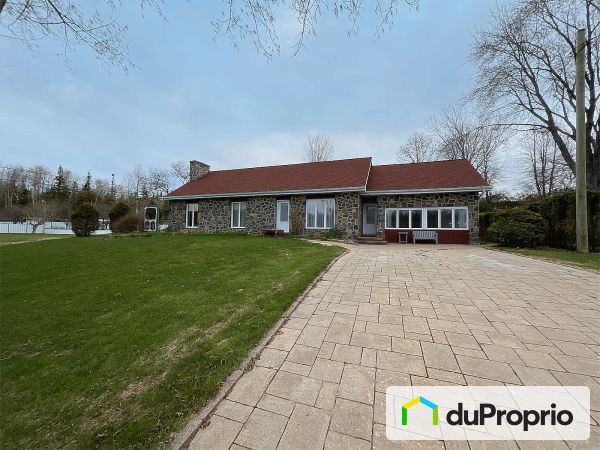 493 avenue Desjardins, Matane for sale