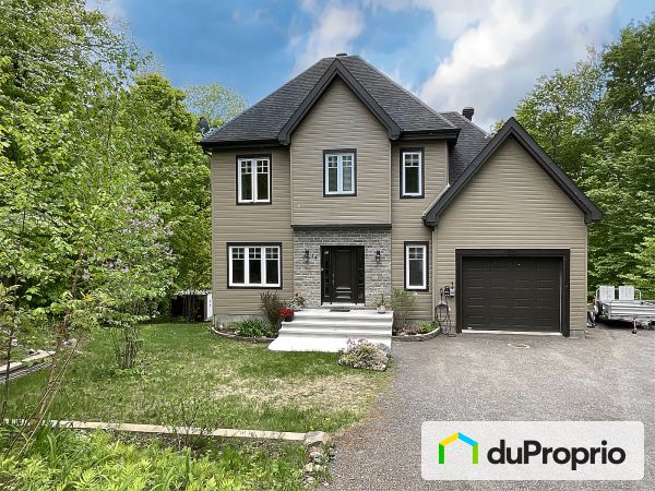 14 rue Boréale, St-Hippolyte for sale