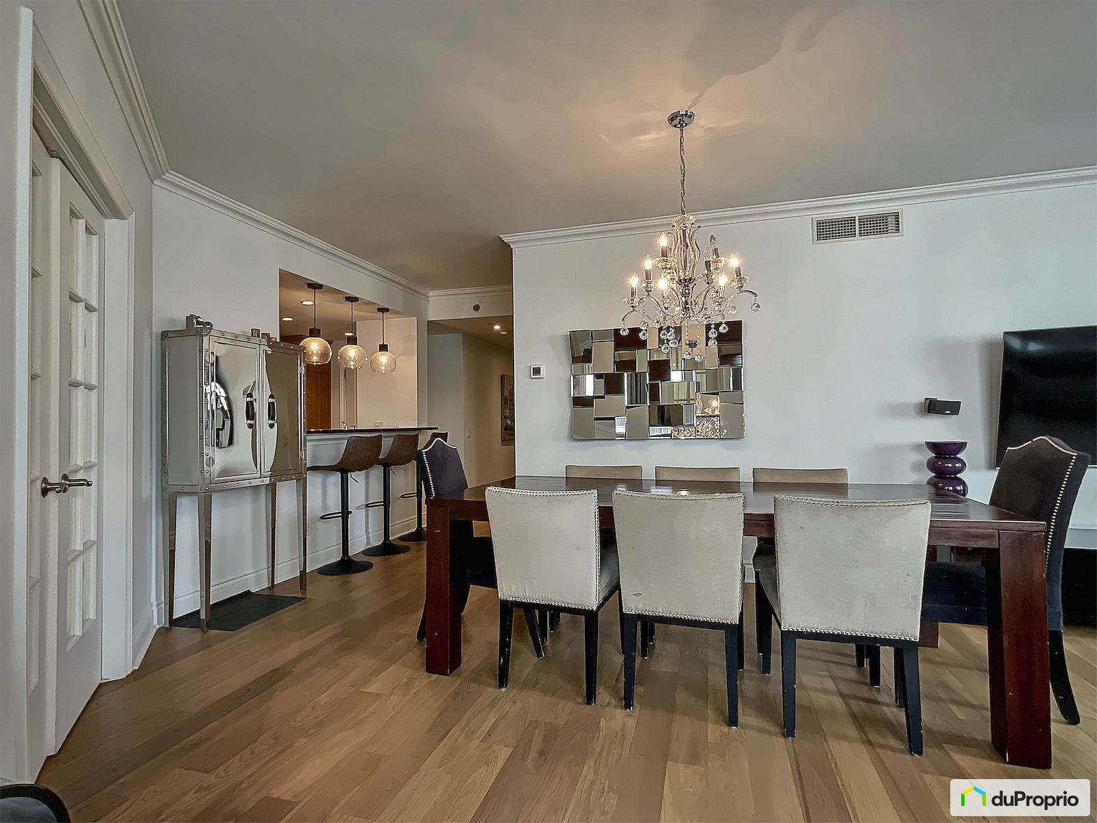 5E 1200 Boulevard De Maisonneu — photo 3