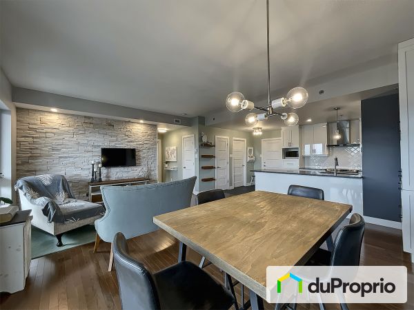 504-7775, boulevard Saint-Martin Ouest, Ste-Dorothée (Îles-Laval) à vendre