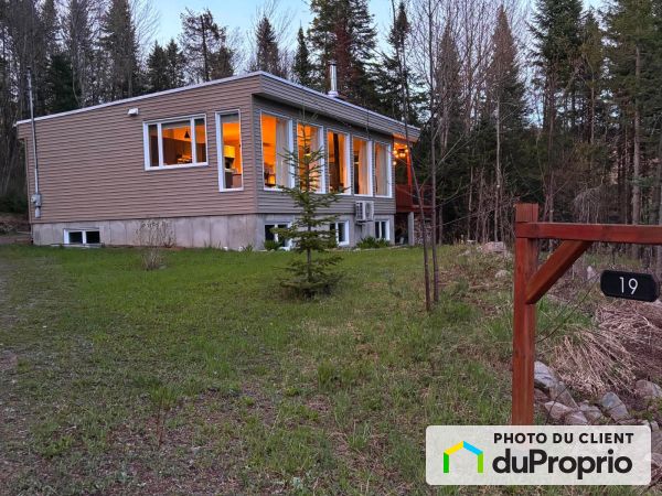 19 rue Jacques-Giroux, St-Gabriel-De-Valcartier for sale