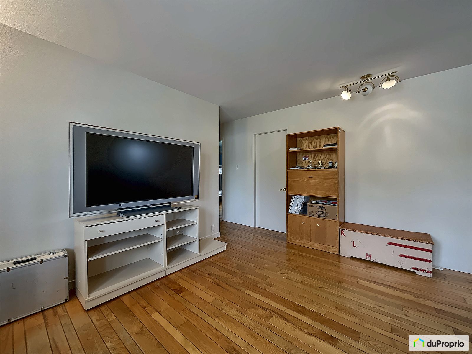 2310 Rue Magnan — photo 2