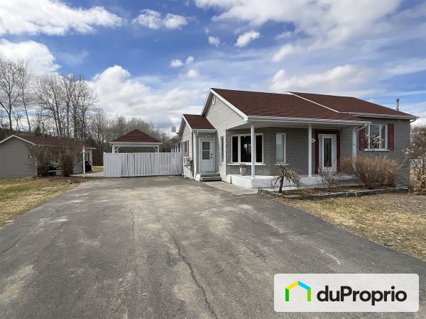 100, rue des Érables, Chicoutimi (Laterrière) à vendre