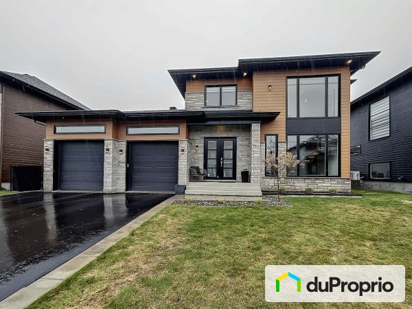 1693 rue de Roussillon, Lévis for sale