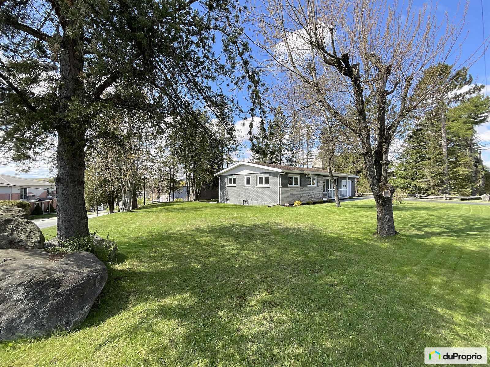 370 Rue Bowen — photo 3