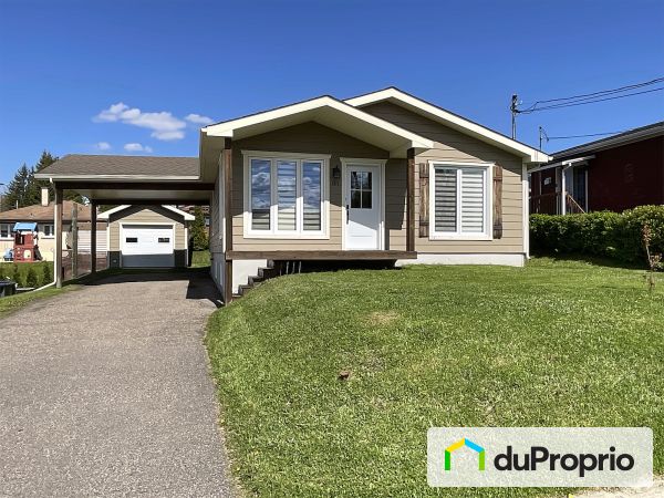1211, rue Francois-Xavier, La Baie à vendre