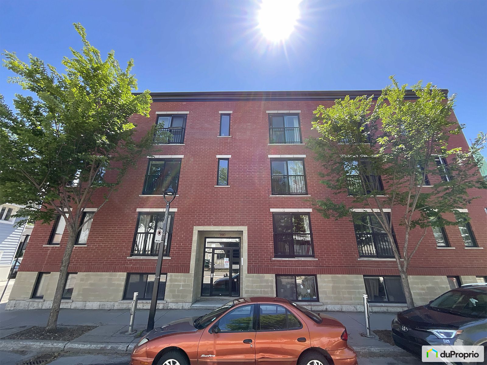 8 2100 Rue Dufresne — photo 2