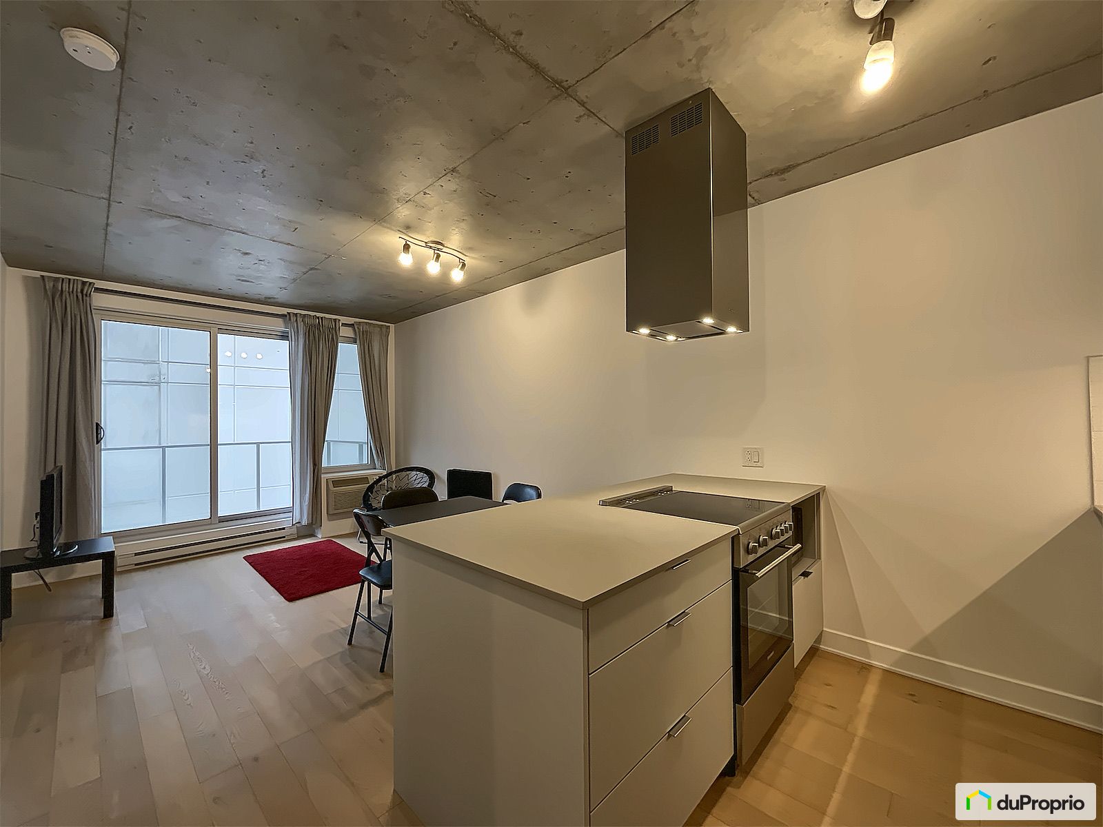 810 1375 Rue Des Bassins — photo 1