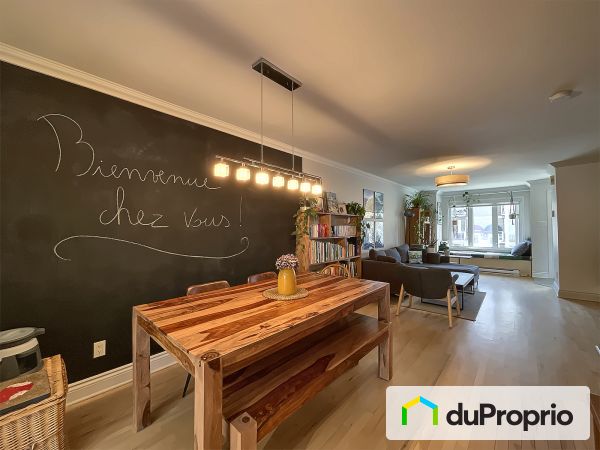 Salon - 4574, avenue Charlemagne, Rosemont / La Petite Patrie à vendre