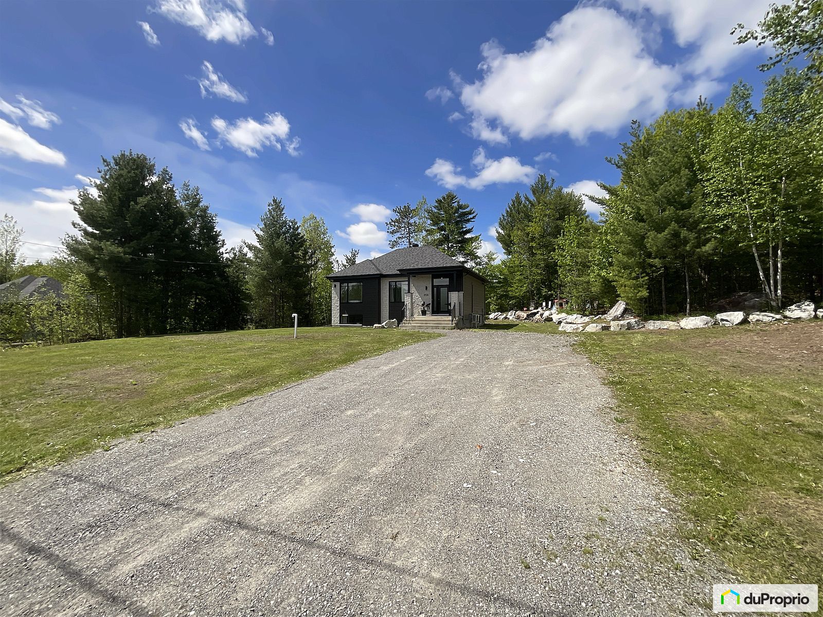 950 Rue Du Parc — photo 2
