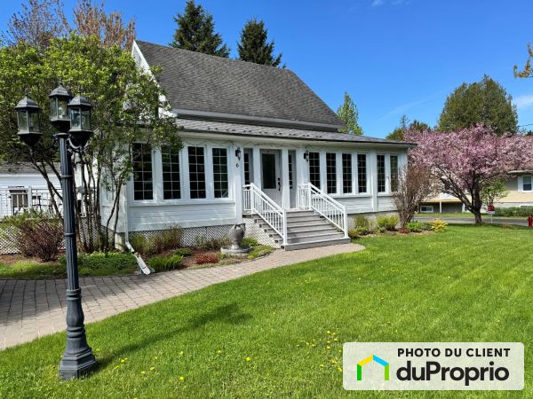 Summer Front - 6 rue du Cheminot, Mont-Blanc (St-Faustin-Lac-Carré) for sale