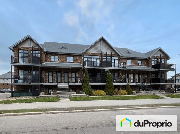 301-201 rue du Génévrier, St-Constant for sale