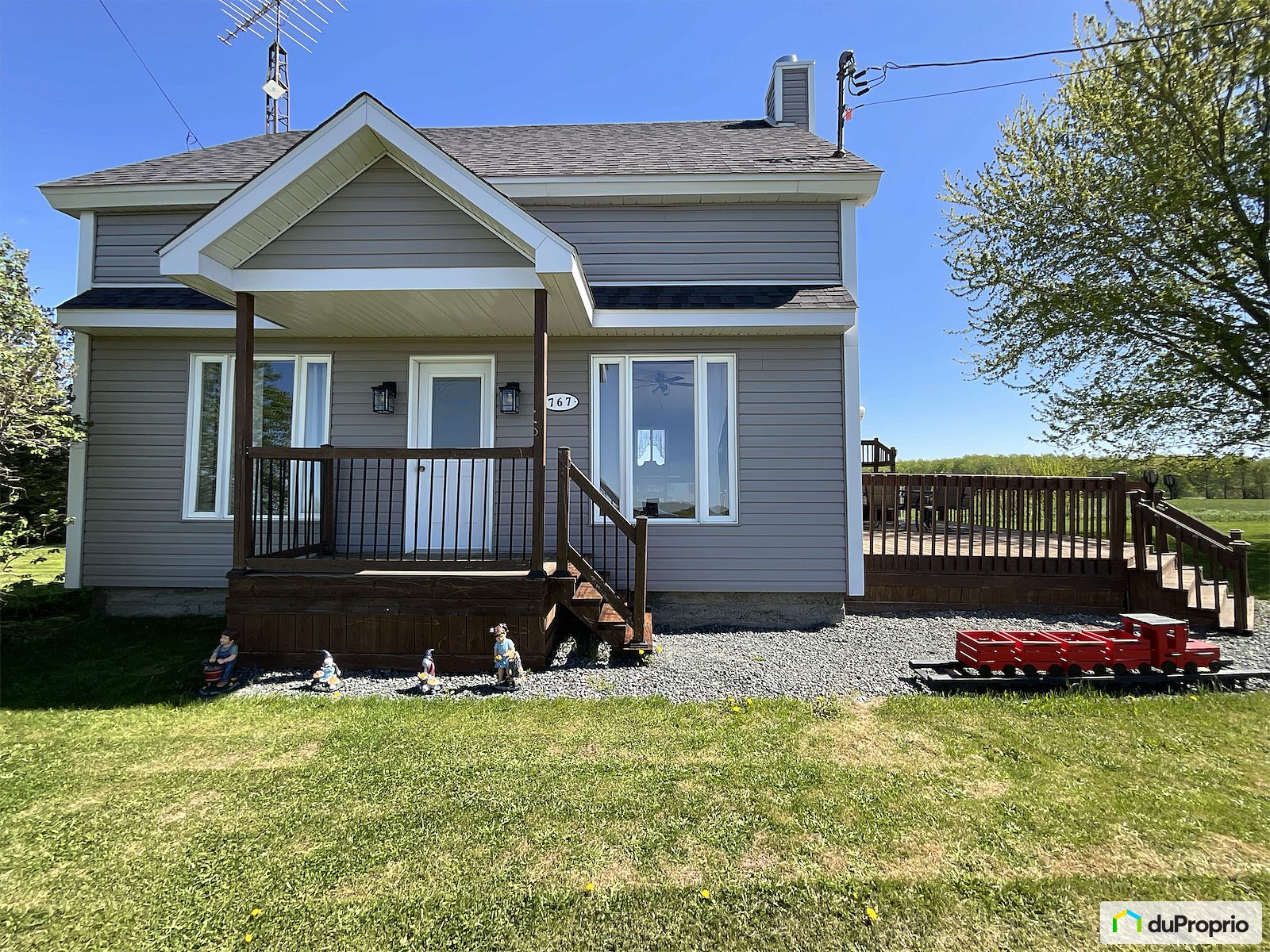 767 Chemin Saint Cyr — photo 1