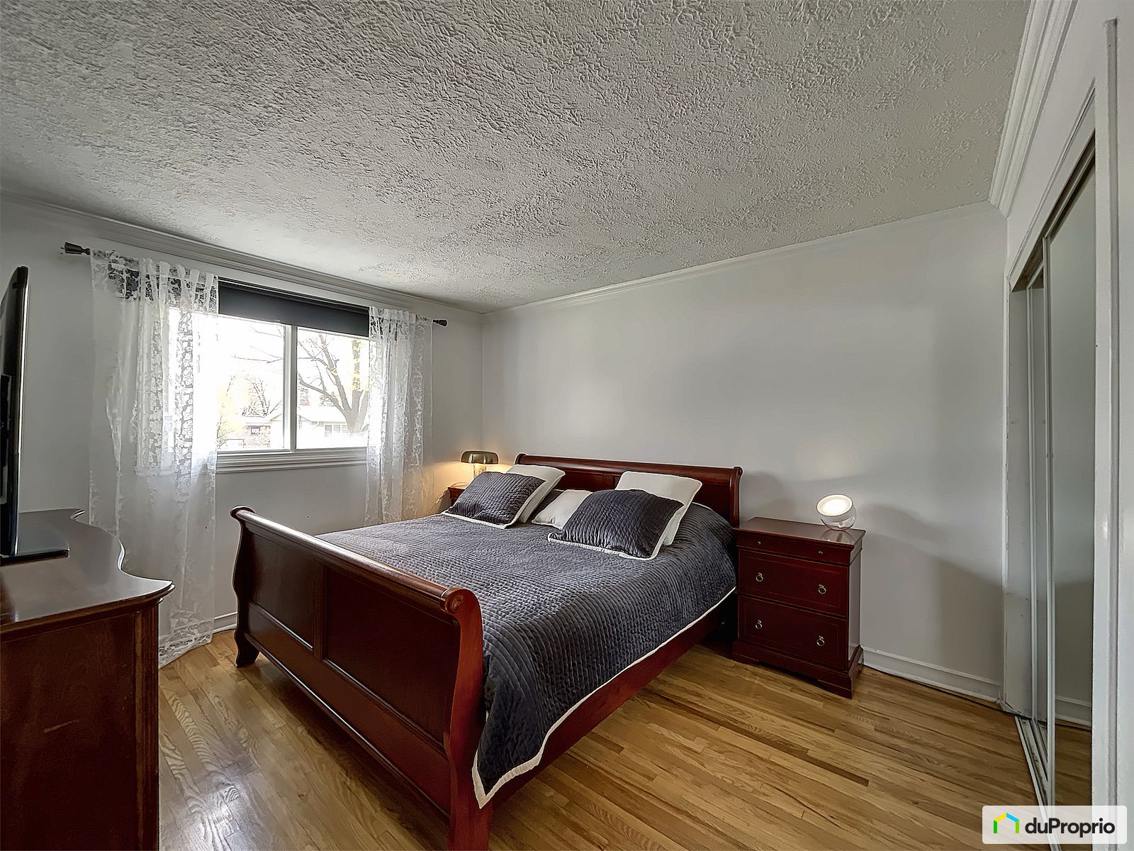 889 Rue Etienne Parent — photo 3