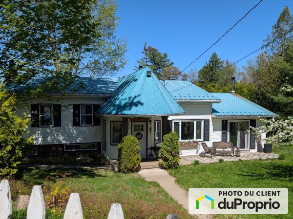 814 rue Napoléon, St-Colomban for sale