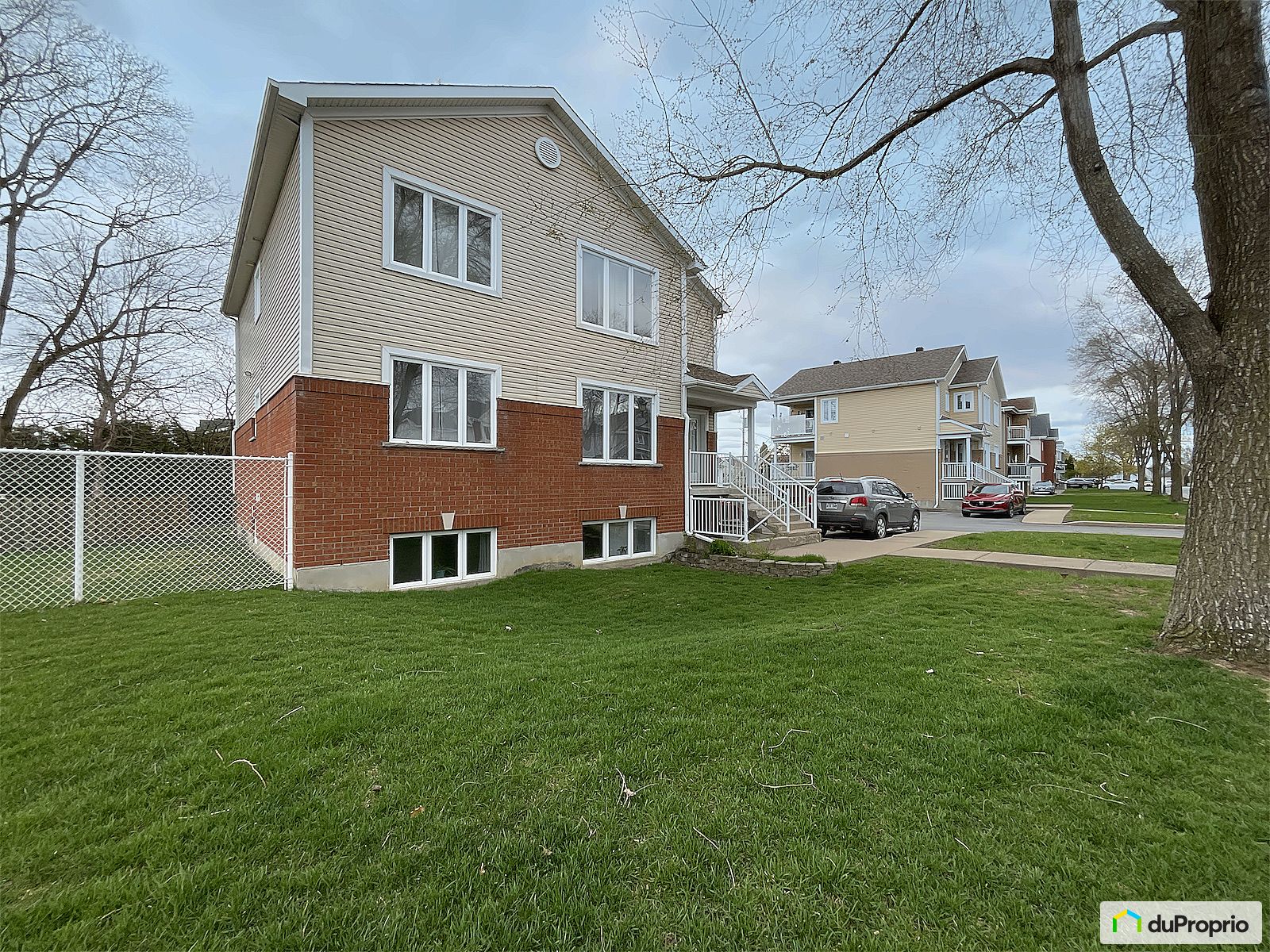 220 Rue Elm — photo 3