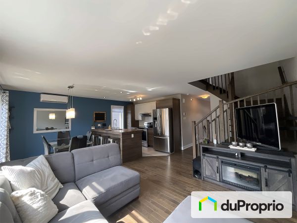 952 rue des Chenilles, St-Lazare for sale