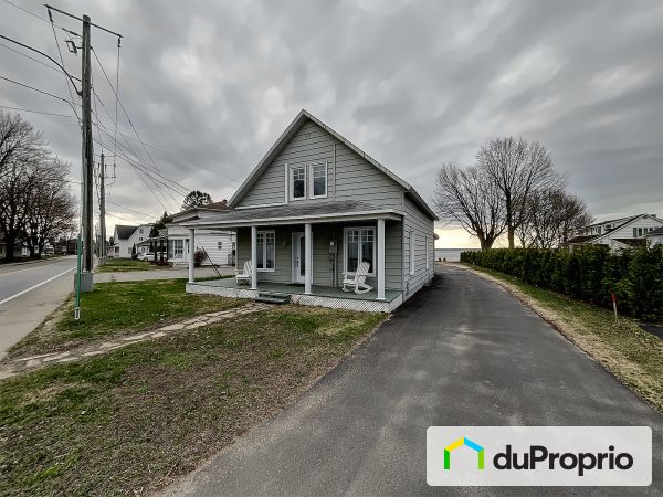 1026 rue Notre-Dame, Champlain for sale