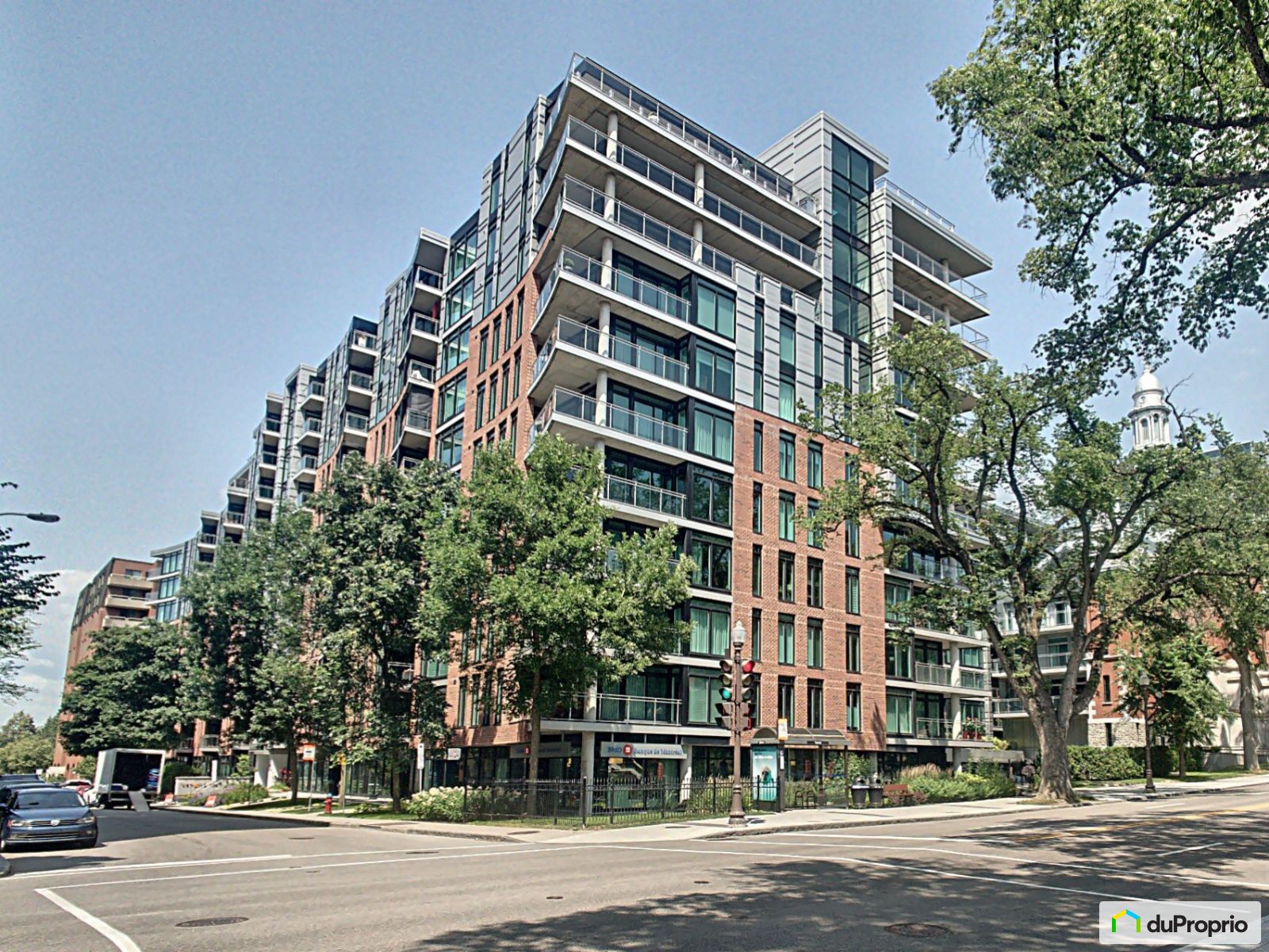 726 1175 Avenue Turnbull — photo 1