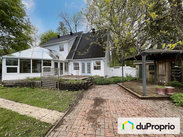 8 rue Waverley, Pointe-Claire for sale