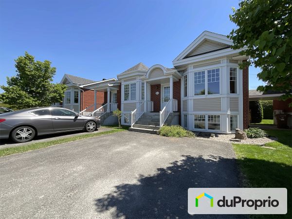 8-133, montée des Trinitaires, St-Basile-Le-Grand à vendre