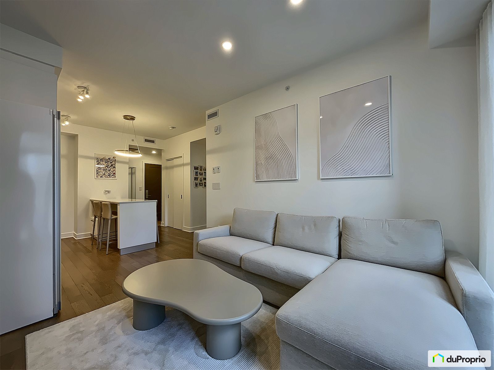 1102 628 Rue Saint Jacques — photo 3