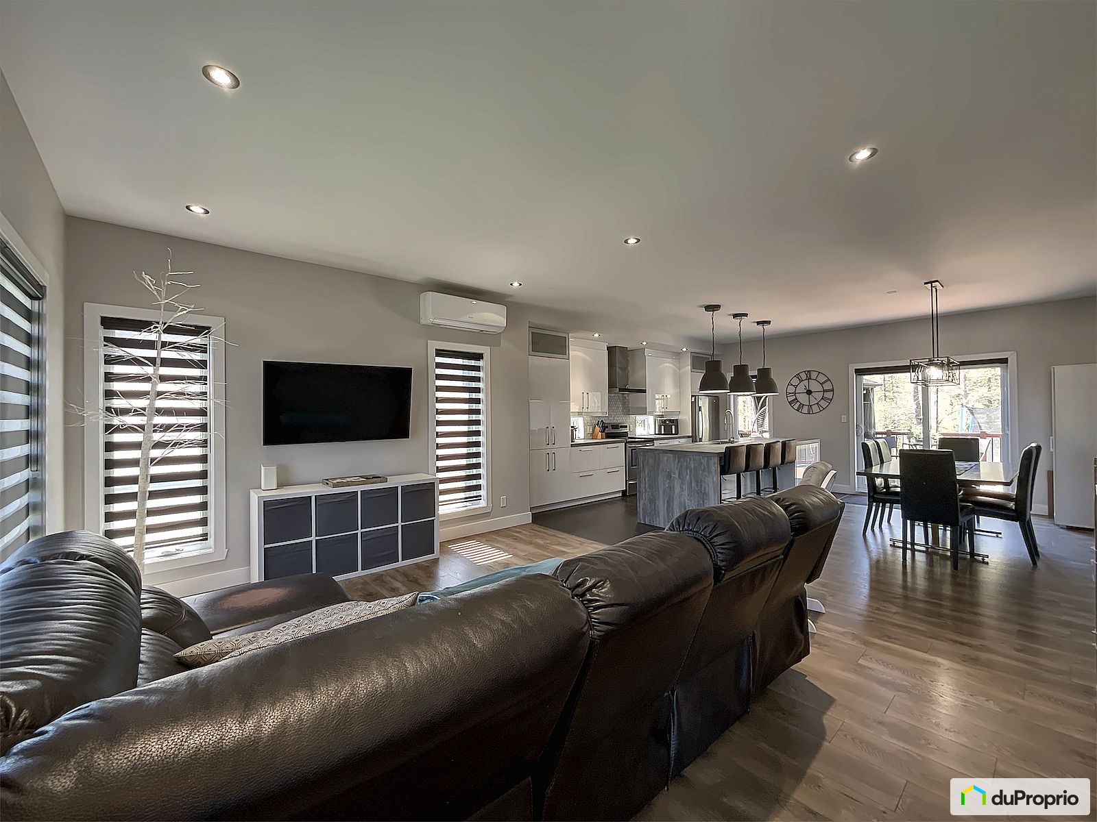 2305 Rue Des Alluchons — photo 3
