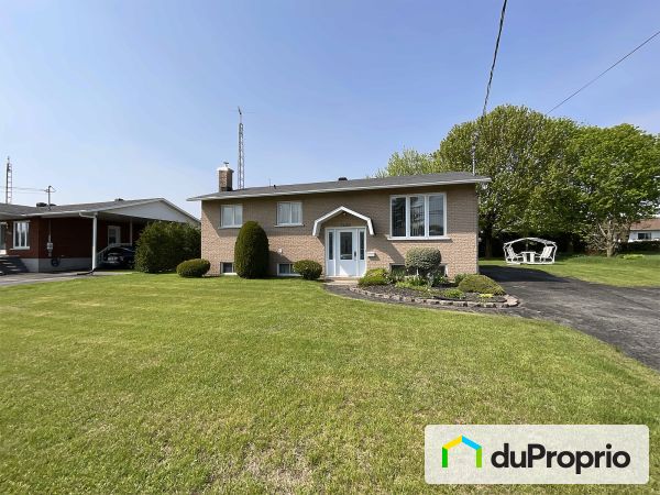 1230, 3e Avenue, Acton Vale à vendre