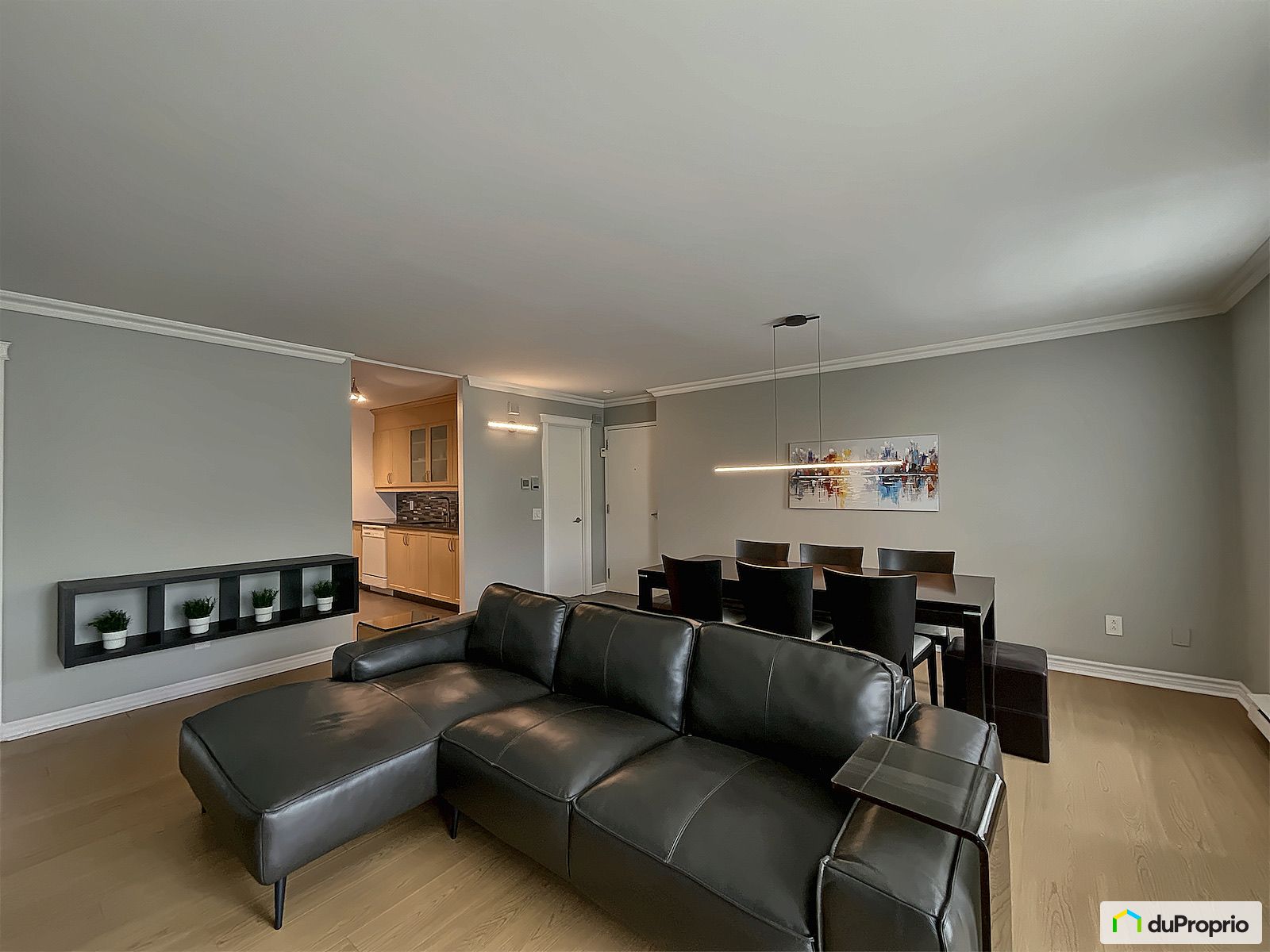 103 3540 Rue Marian — photo 2