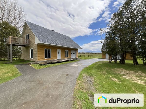 12710 route 143, Stanstead-Est for sale