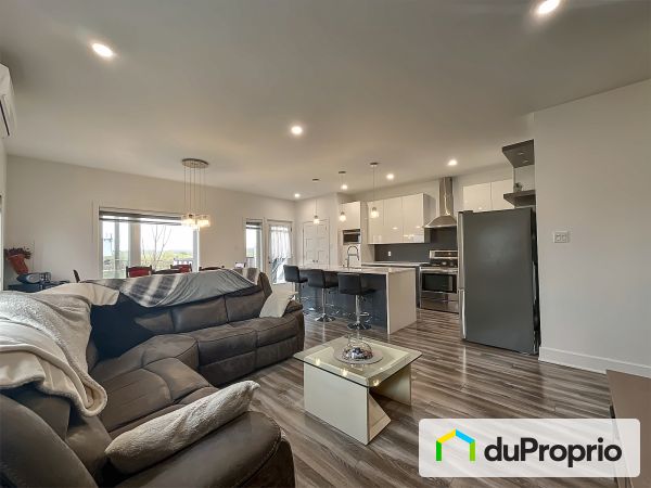 337, avenue des Jardins, St-Rémi à vendre