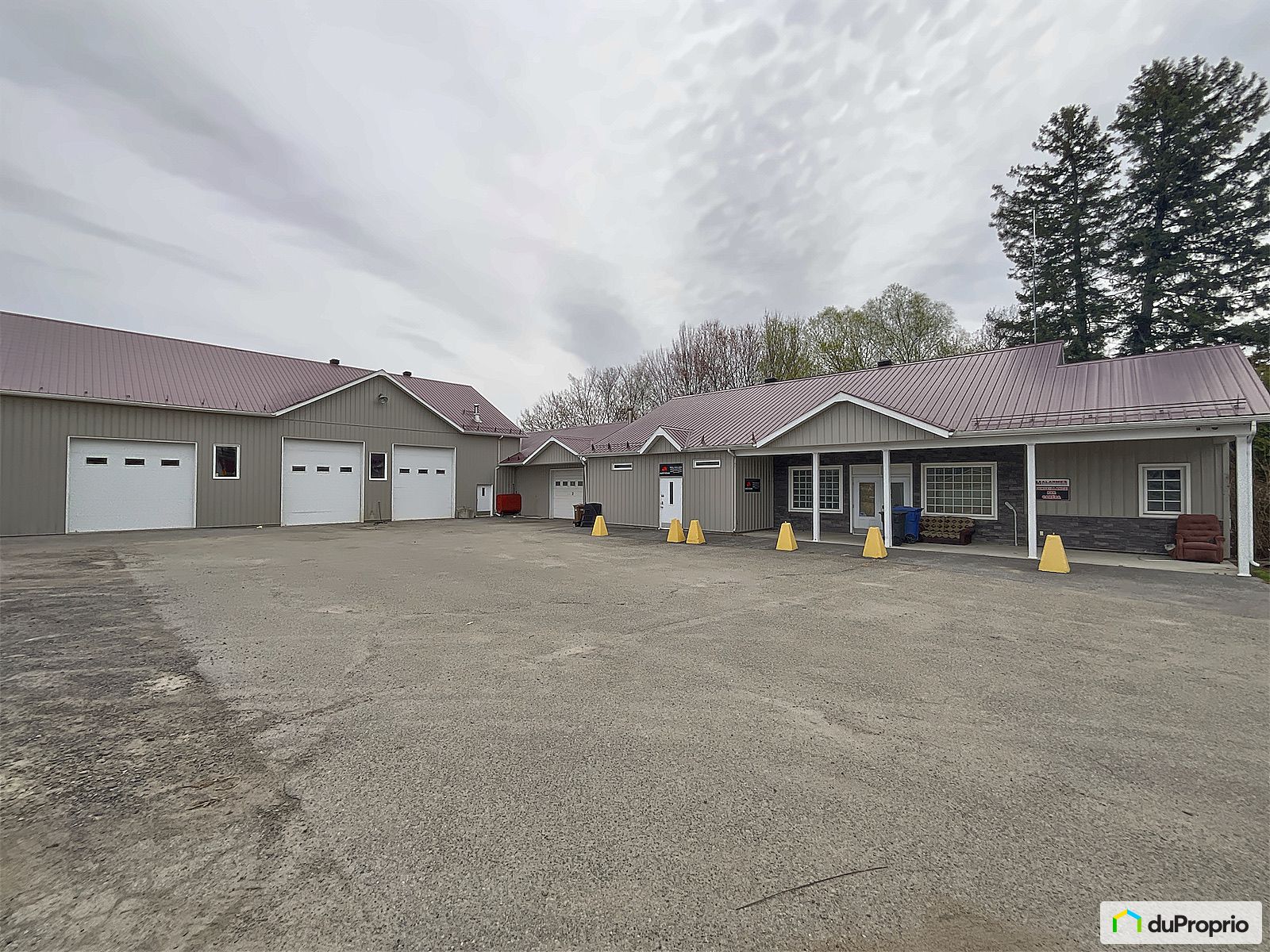 4335 Boulevard De Shawinigan S — photo 3