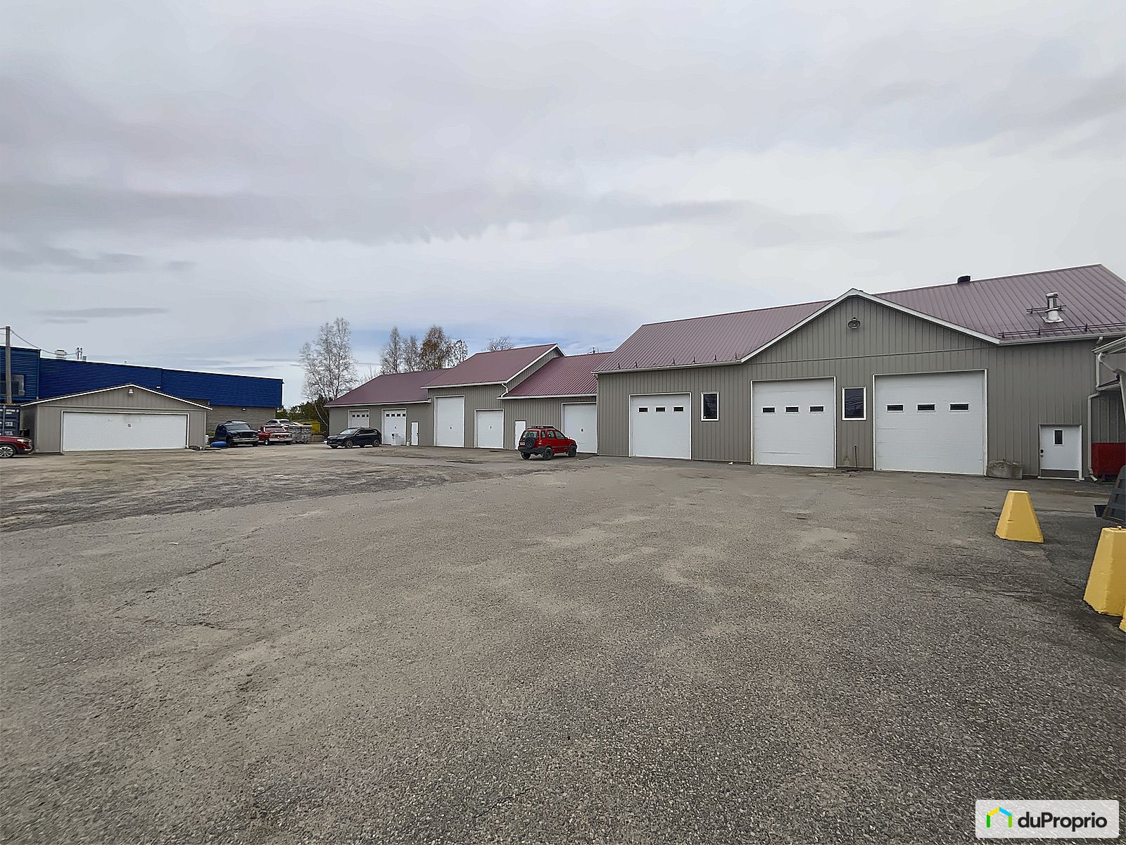 4335 Boulevard De Shawinigan S — photo 2
