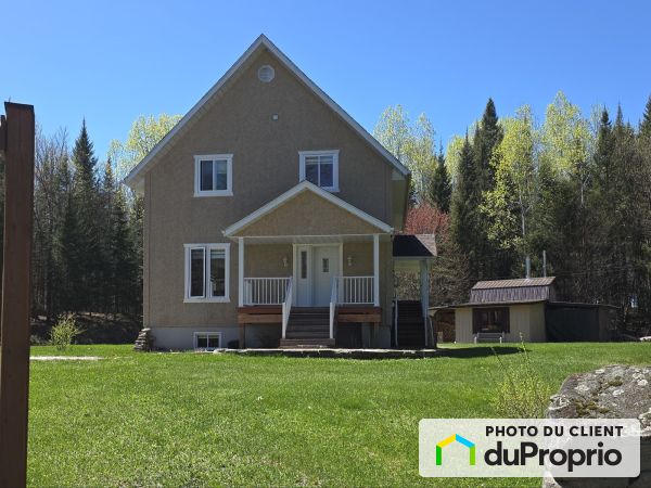 908 montée du Lac-Paquet, Rivière-Rouge for sale