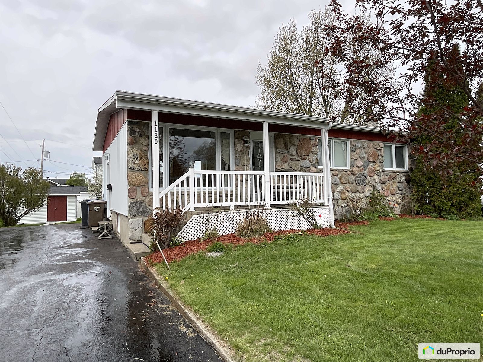 1130 Avenue Des Myrtilles — photo 1