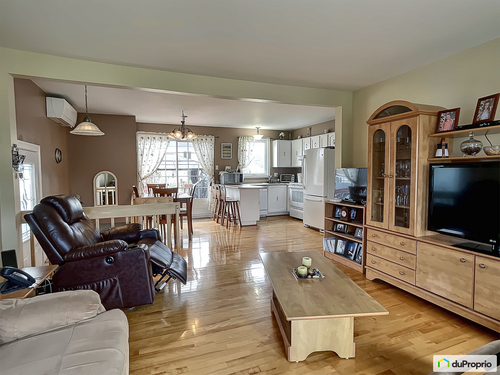 1130 Avenue Des Myrtilles — photo 2