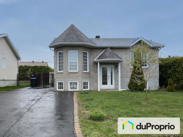 330, rue des Bouleaux, Ste-Marthe-Sur-Le-Lac à vendre