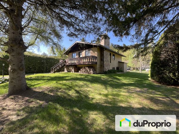 114 avenue Carmen, St-Sauveur for sale