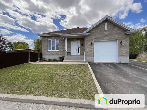 230, 9e Avenue, Louiseville à vendre