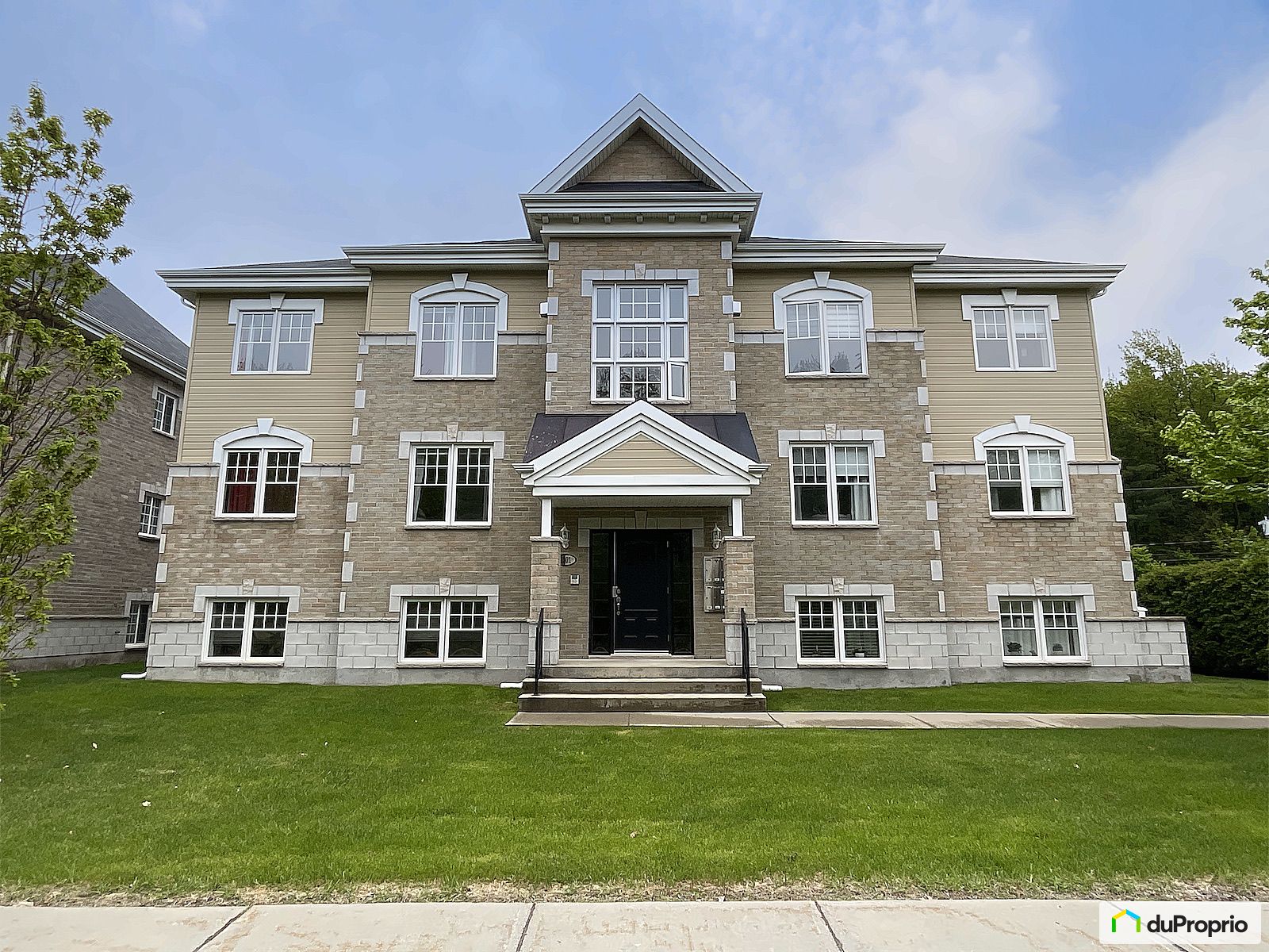 302 1301 Rue Rodrigue — photo 1