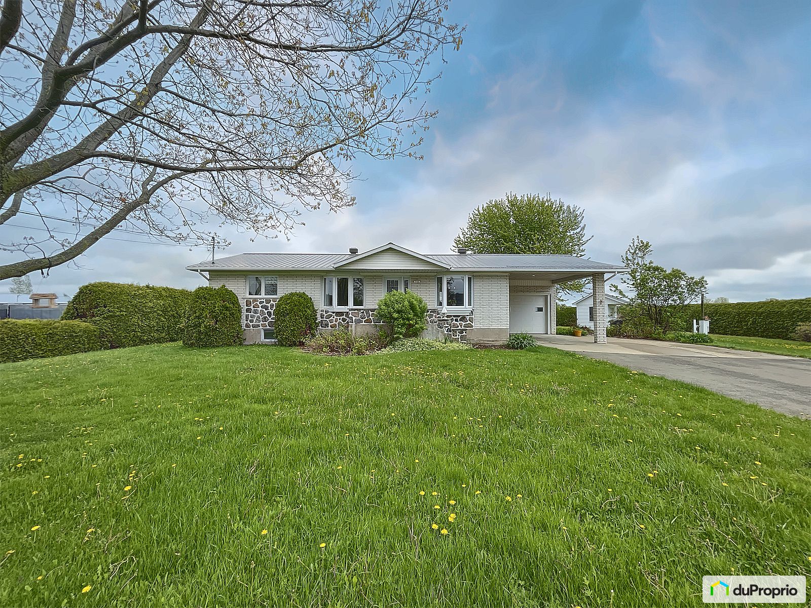 765 Boulevard Becancour — photo 1