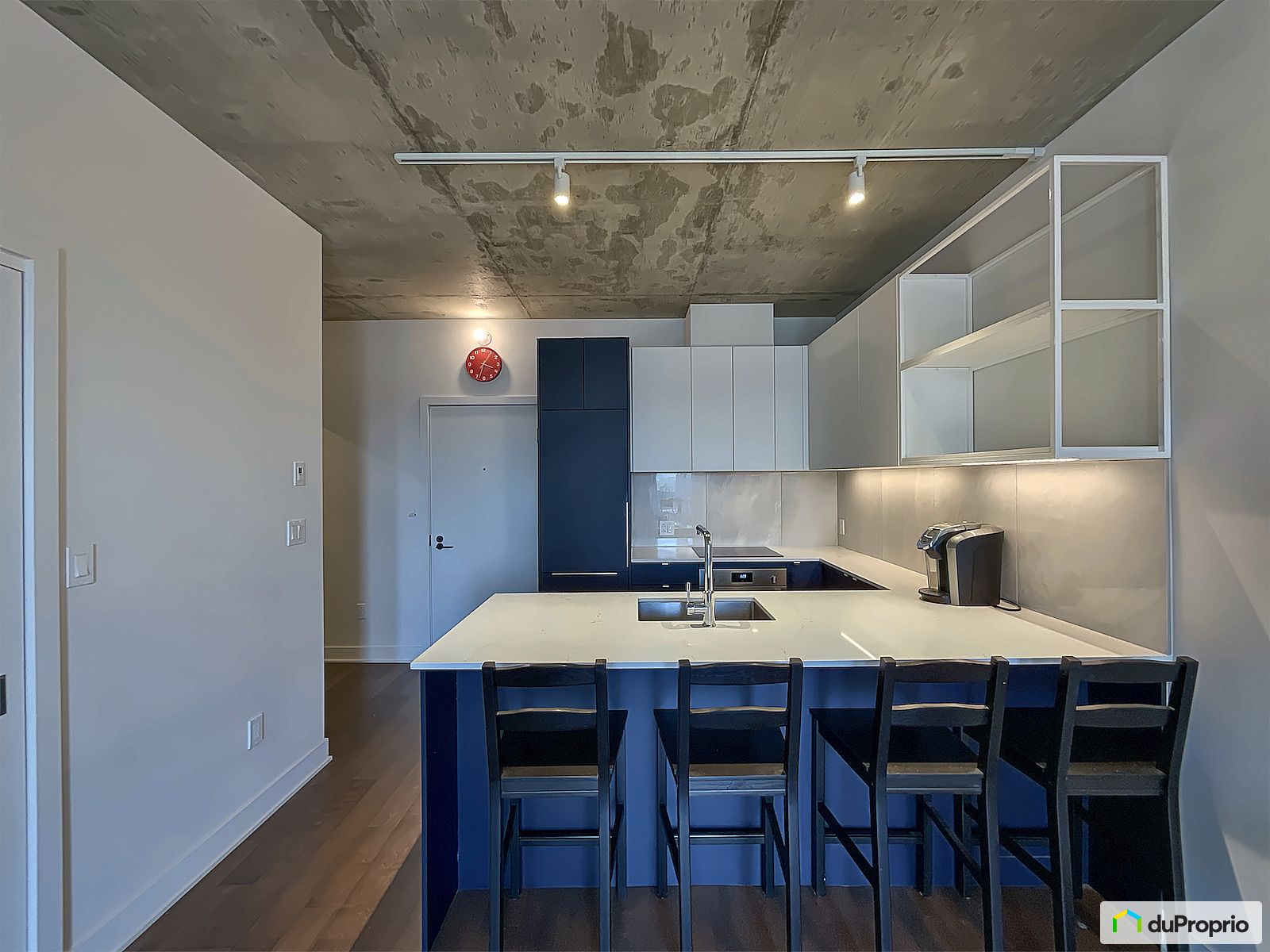 627 2180 Rue Sainte Catherine — photo 2