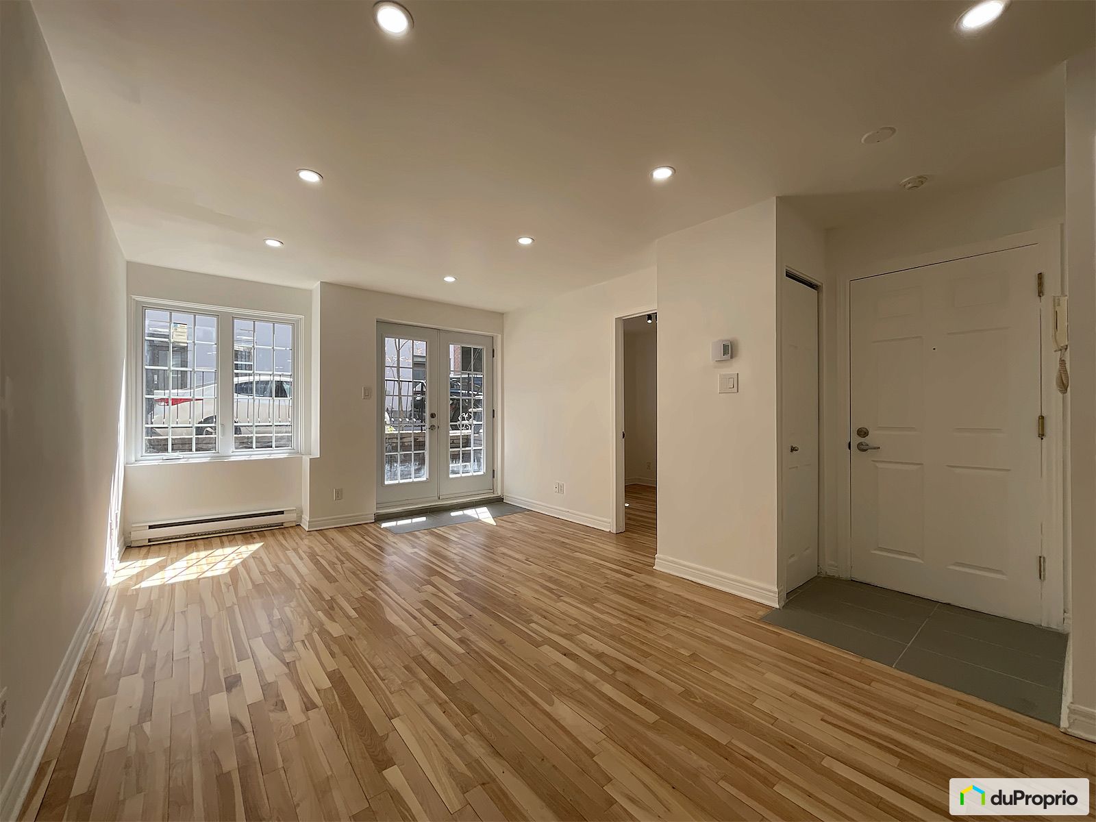 1 1285 Rue Wolfe — photo 3