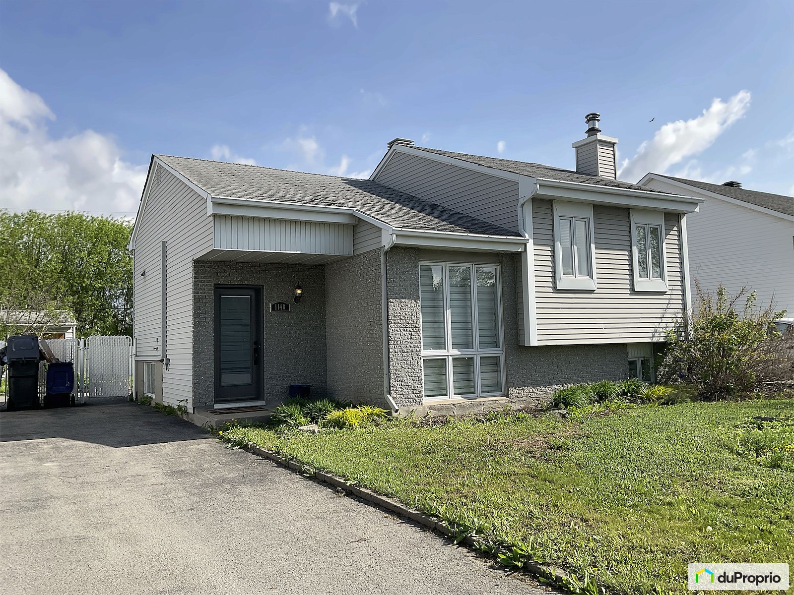 1148 Rue De Charlesbourg — photo 1