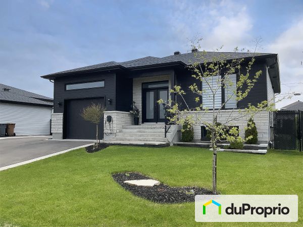 483, avenue Villeneuve, St-Lin-Laurentides à vendre