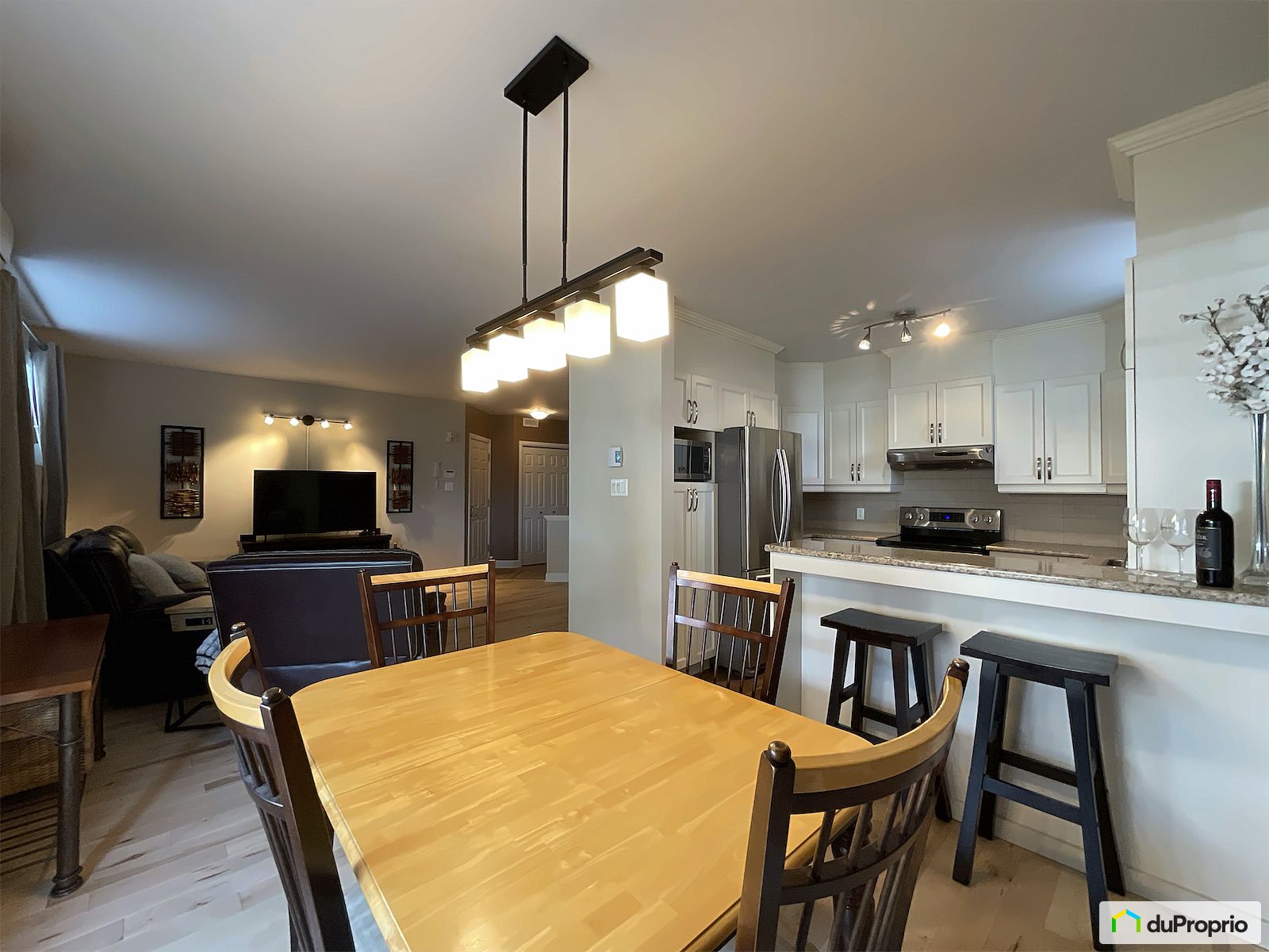 2 670 Rue Forbes — photo 1