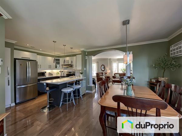 3014, boulevard Daniel-Johnson, Chomedey à vendre