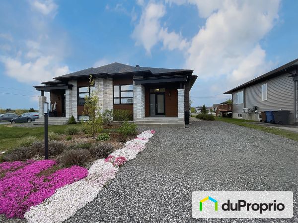 5, rue Charles-Powell, Bromont à vendre