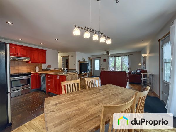 121, rue Phelan, St-Colomban à vendre